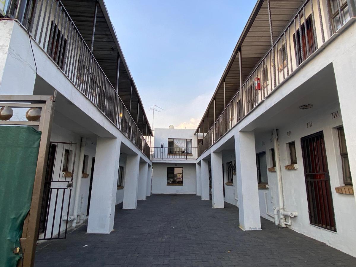 Soweto Towers Guest Accommodation Exterior photo